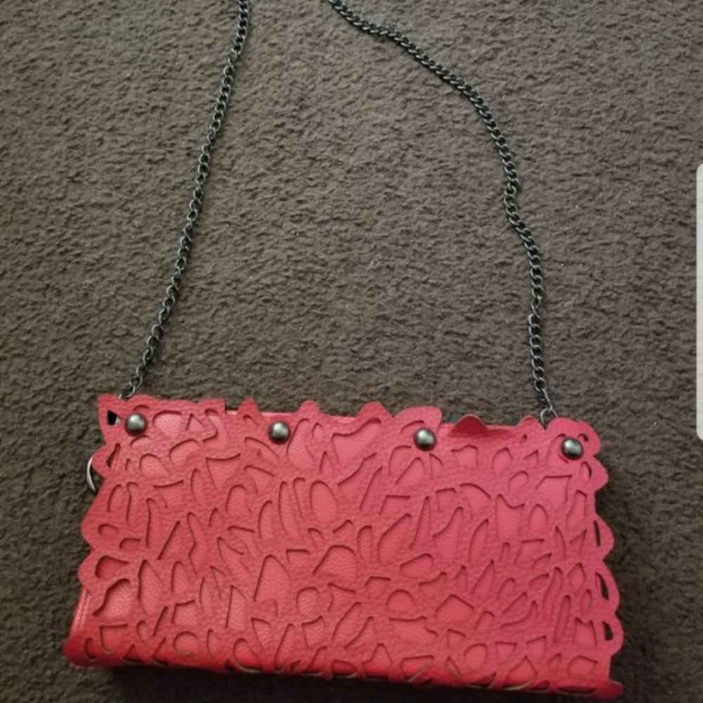 RED LEATHER CROSSBODY CLUTCH BAG